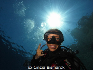 Selfie with sun and damn fogged mask by Cinzia Bismarck 